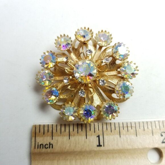 Vintage AB Rhinestone Flower Round Brooch, Gold Tone Setting, Retro Sparkle Pin - Picture 4 of 6